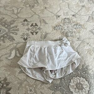 LULULEMON HOTTY HOT 2.5 SHORTS